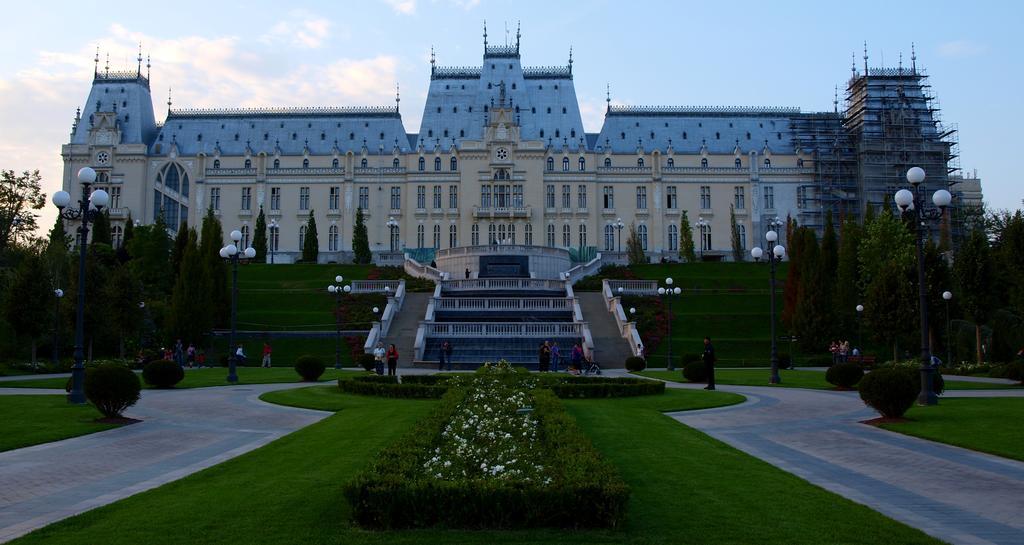 Hotel Ceramica Iasi Exterior foto